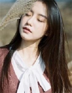 女主角叫洛晴